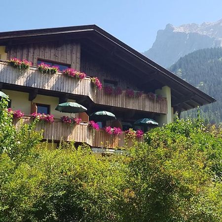 Gaestehaus Schoeneweiss Ehrwald Esterno foto