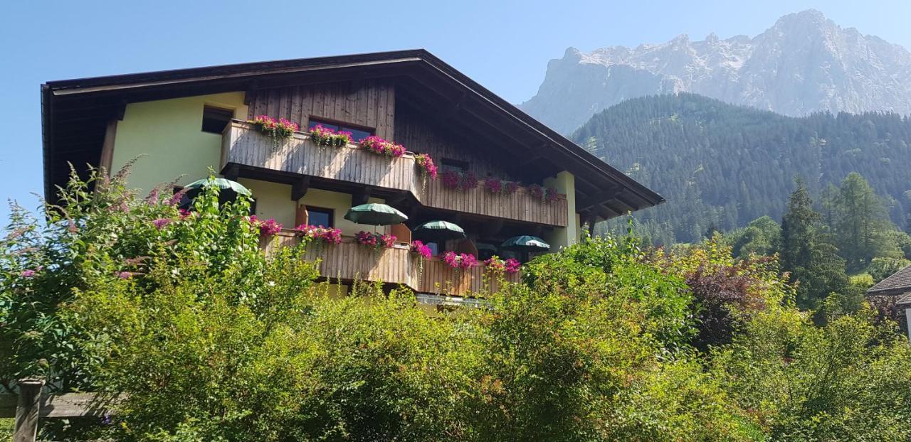 Gaestehaus Schoeneweiss Ehrwald Esterno foto