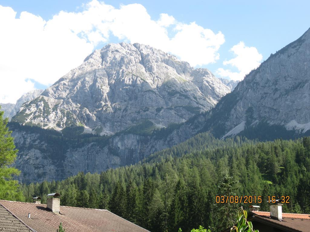 Gaestehaus Schoeneweiss Ehrwald Esterno foto