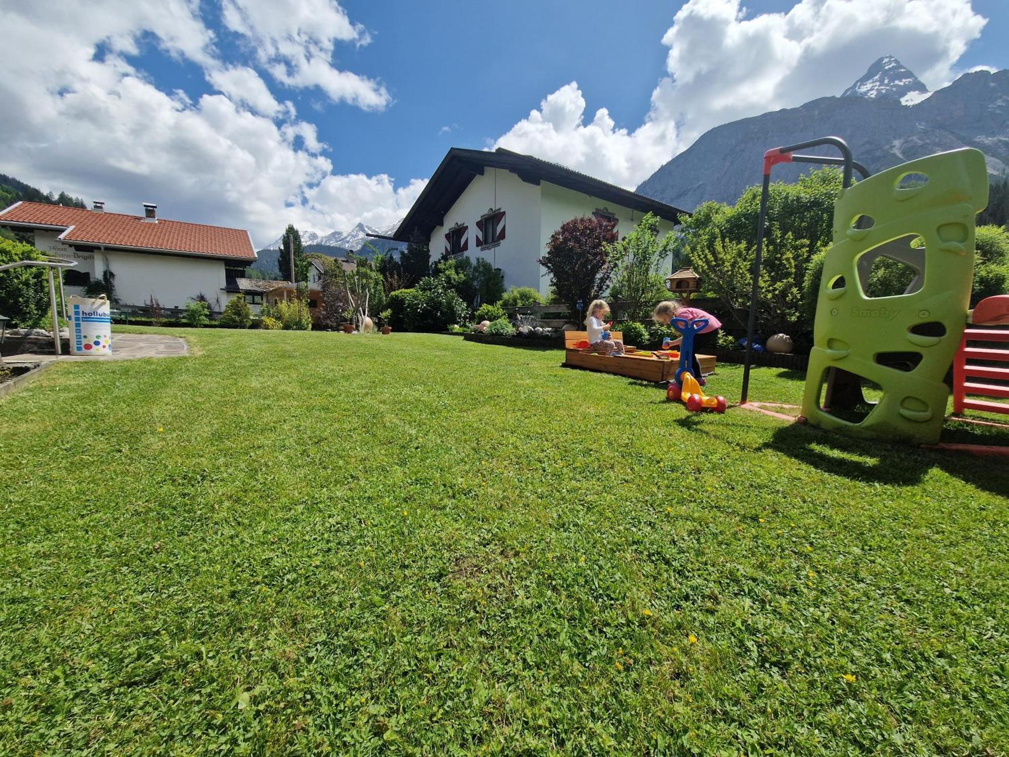 Gaestehaus Schoeneweiss Ehrwald Esterno foto